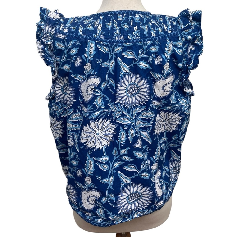 Jennifer & Grace Blue and White Floral Ruffle Cap Sleeve Keyhole Blouse Size XL - Picture 7 of 10